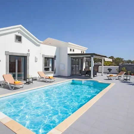Villa Maura